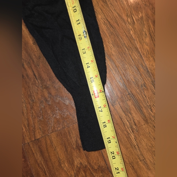 J. Crew Black V Neck Merino Wool Knit Warm Medium Sweater - Picture 7 of 7